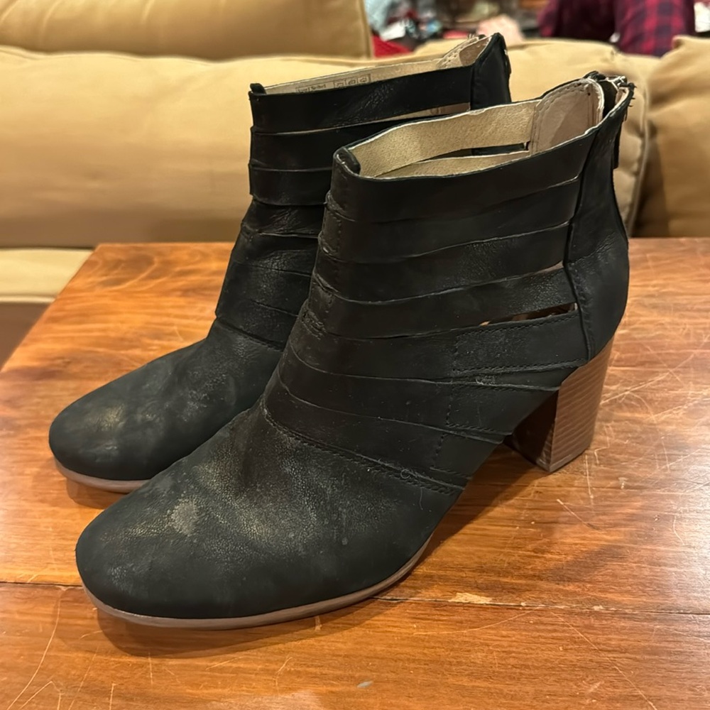 Josef Seibel Bonnie Ankle Boot 39 8 1/2 Booties Black Leather 3” Chunky Heel